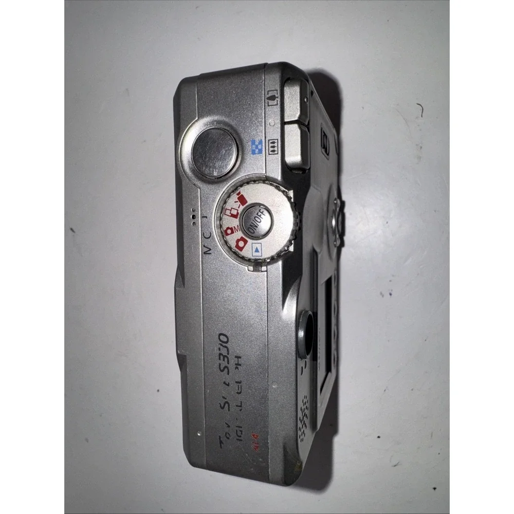 Silver Canon PowerShot ELPH S330 2.0MP Digital Untested